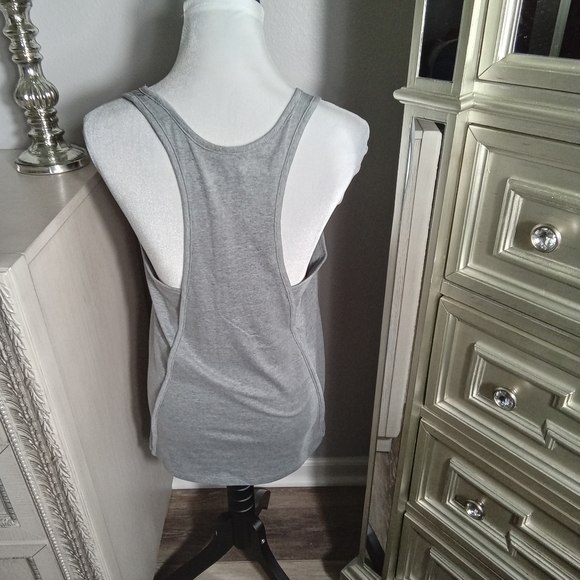 New Under Armour Tank - Picture 2 of 2